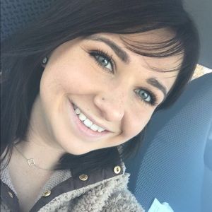 Meet your Posher, Leanne